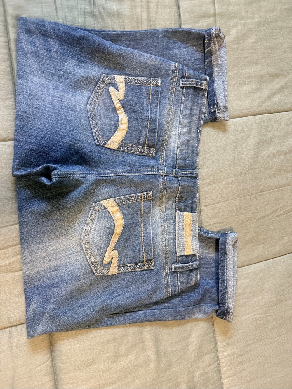 BONGO Blue Capri with Decorative Buttons Size 11                           #102